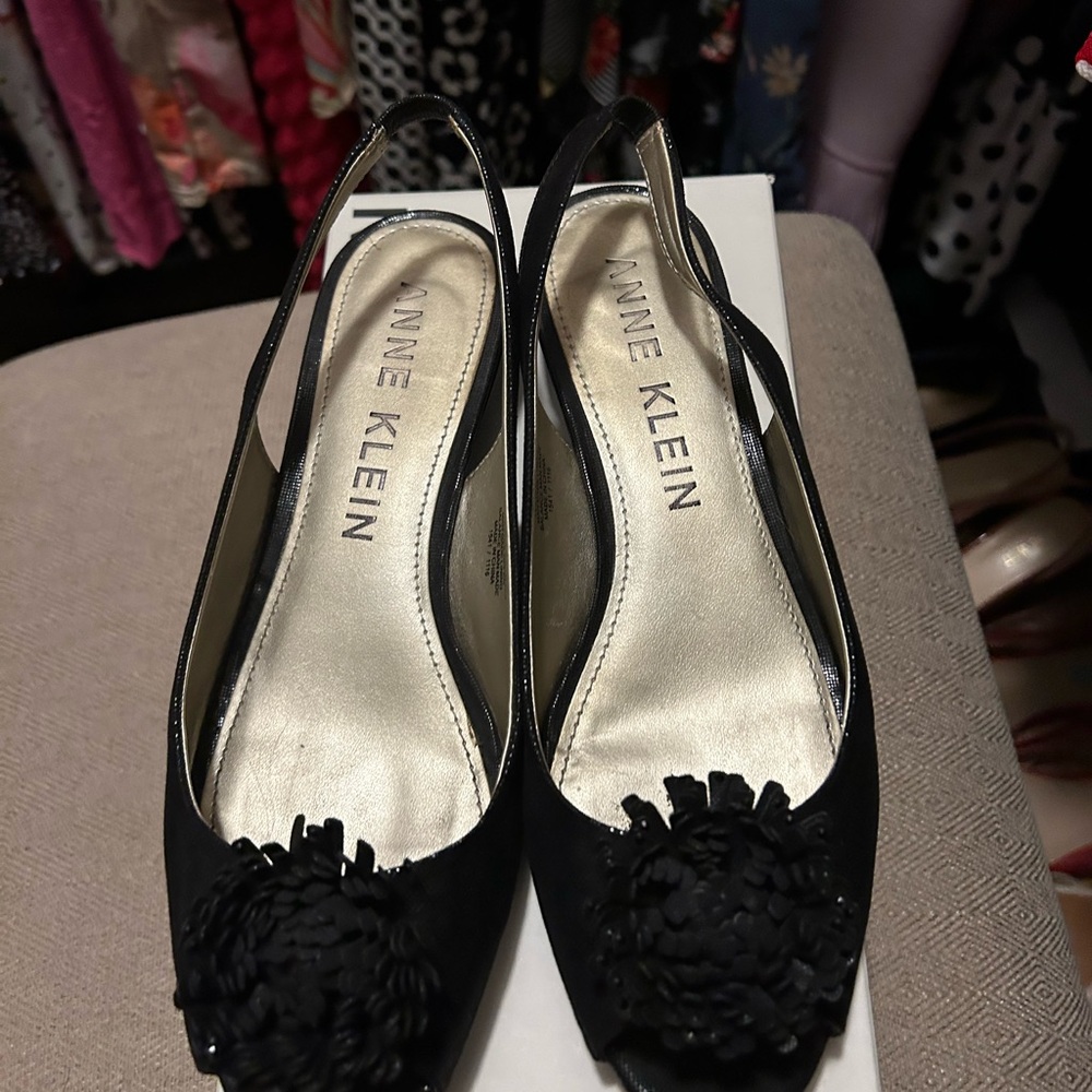 Black sandals